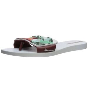 Ipanema Women's White and Green Flip Flops